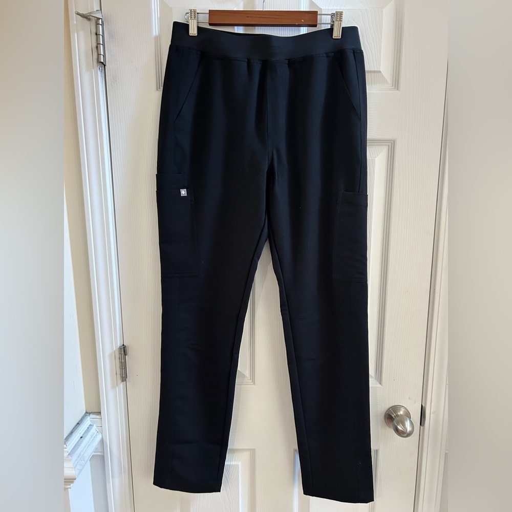 NWT FIGS Men Axim Cargo Scrub Pants™ Black Size M - Picture 4 of 8